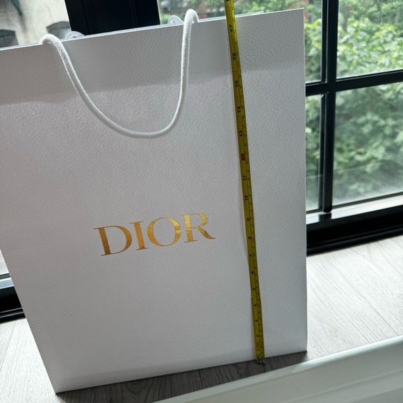 Dior White Shopping Bag with Gold Logo - Picture 10 of 11